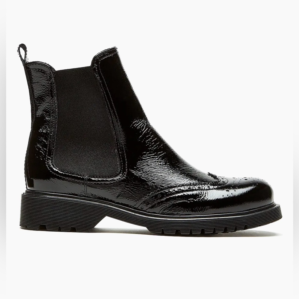 La Canadienne Hansel Wingtip Waterproof Chelsea Boot (Women)